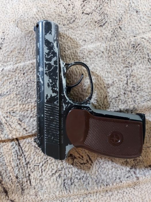 пнівматічиский пісталет