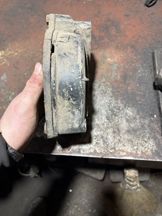 Продам плиту з кожухом для маховика пд-10