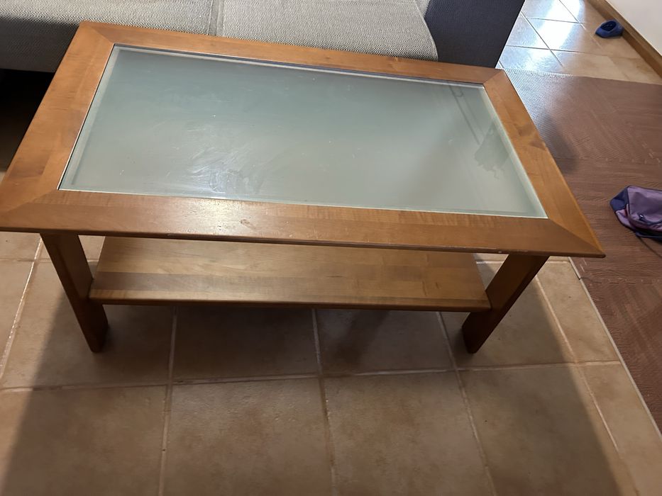 Mesa de apoio em cerne
