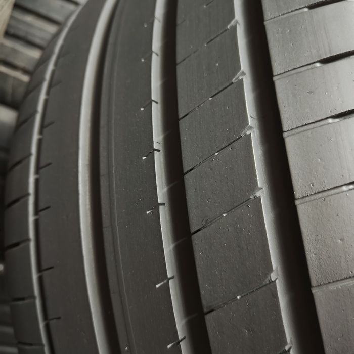 235/40/18 XL Sprzedam parę opon letnich Goodyear