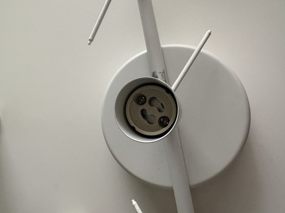 Projetor de teto+ com três lâmpadas. IKEA.