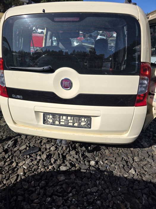 klapa tylna tył bagażnika  fiat Qubo nemo bipper fiorino nero  beżowa
