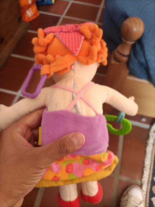 Boneco com interação a pilha