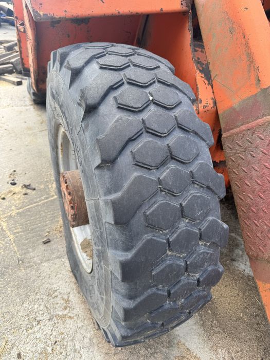 Sprzedam Sprzedam ładowarkę Schaeff SKB 900