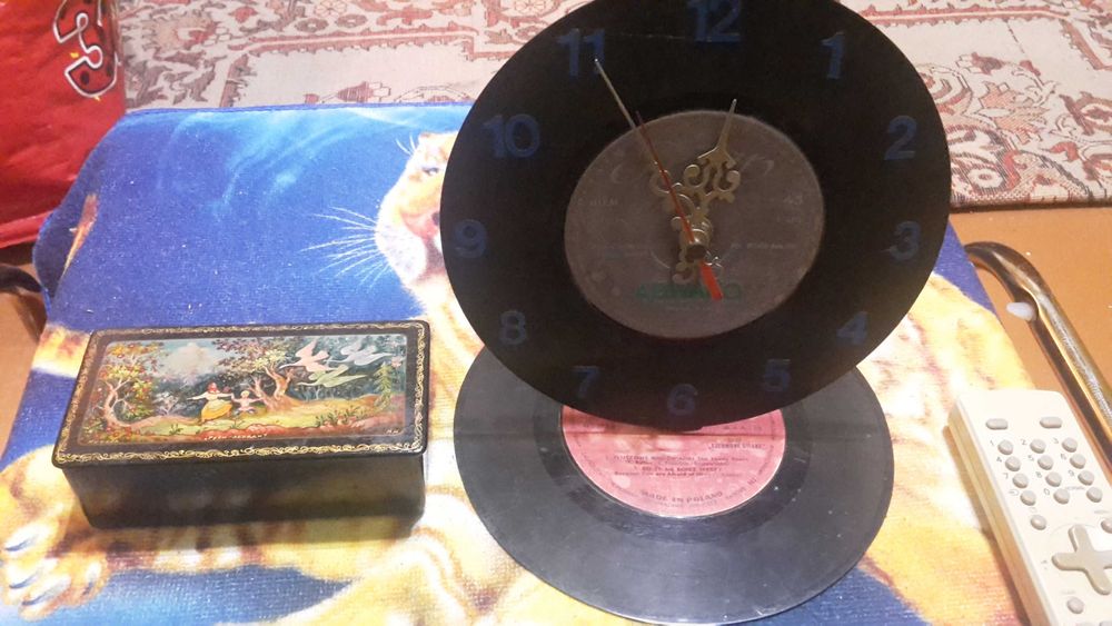 годинник з вінілових платівок