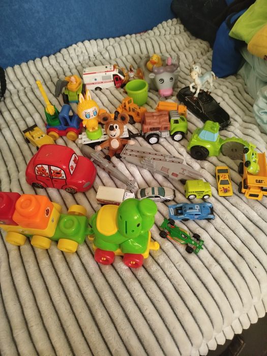 Продам дитячі іграшки