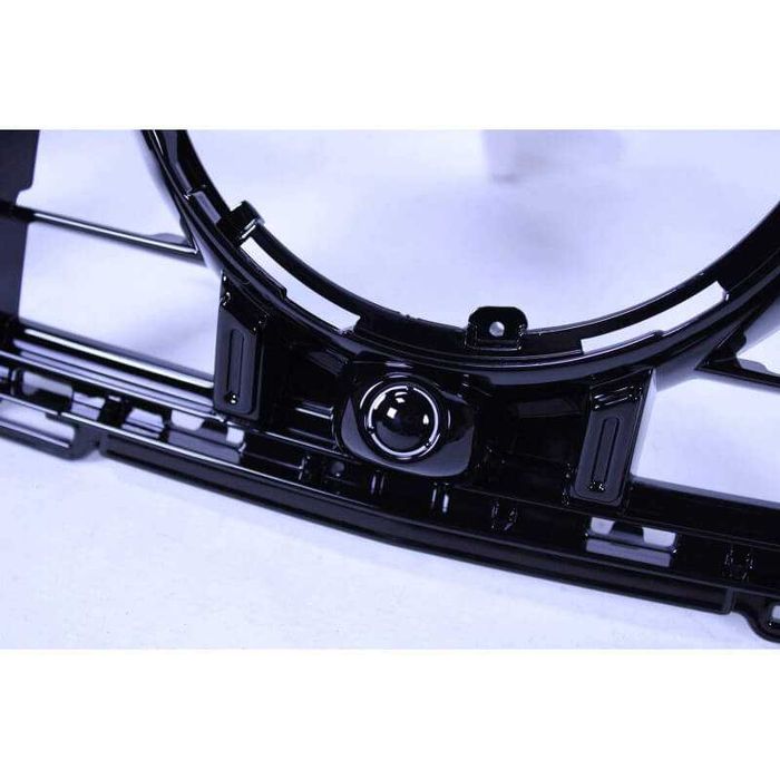 Grelha frontal com suporte de símbolo para Mercedes Classe C W206 +2021 GT-R / Panamericana LOOK disponivel em preto piano brilhante e em cromado