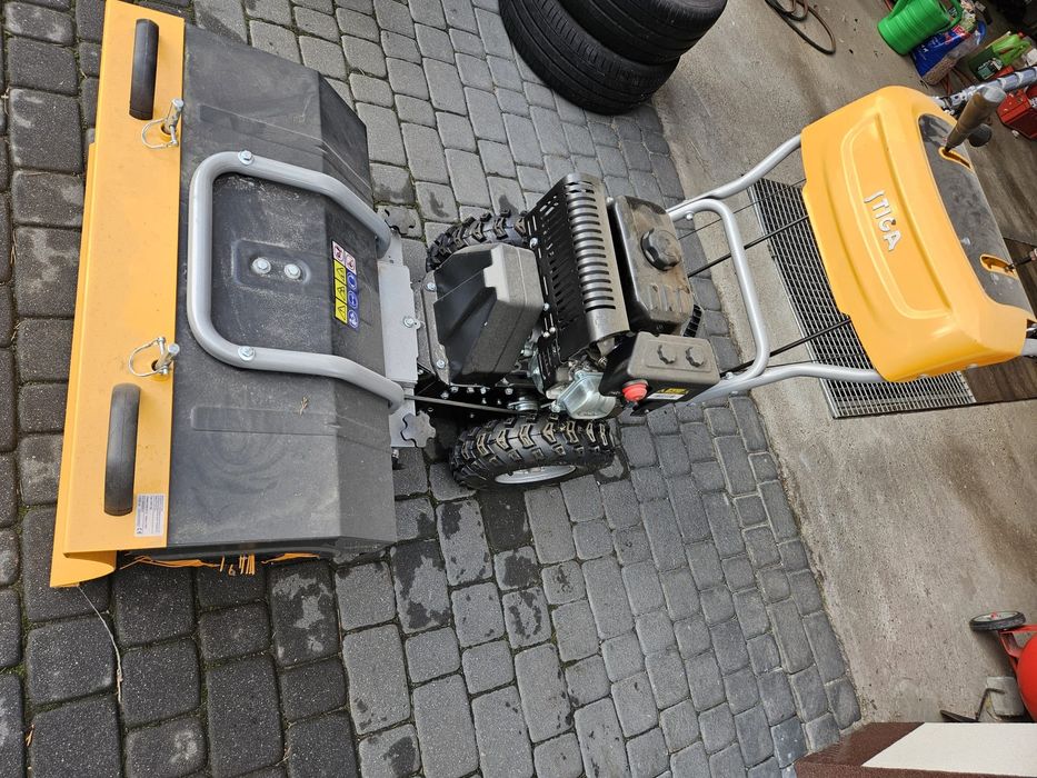 Zamiatarka z pługiem Stiga 800G