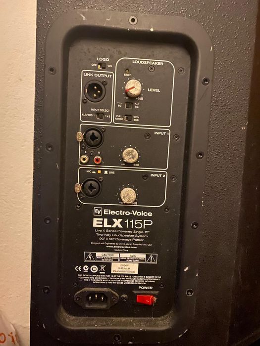 Par de Colunas ativas Electro-Voice ELX115P 15" 1000W