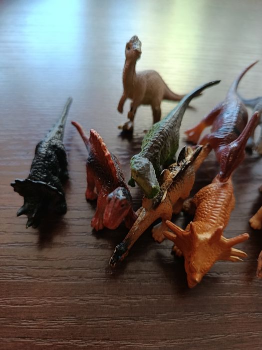 Zestaw małych dinozaurów