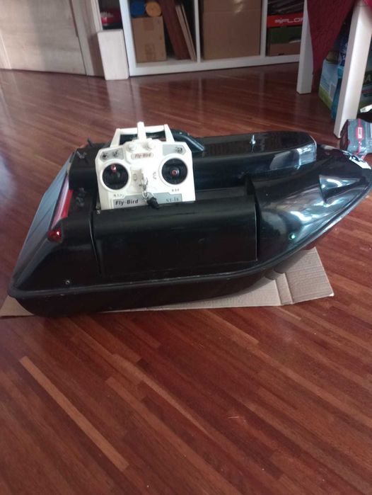 łódka zanętowa używana, bardzo zadbana, w pełni sprawna