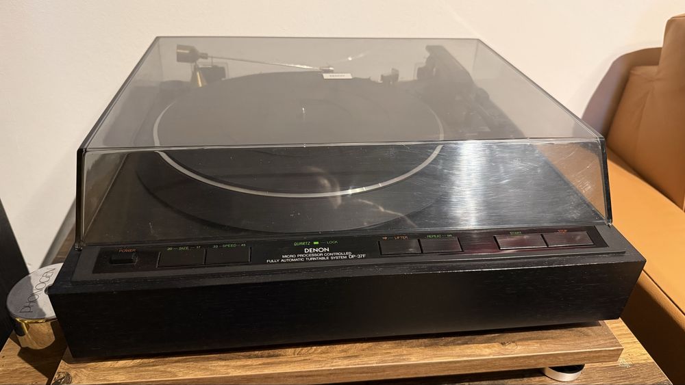 Gramofon Denon DP-37