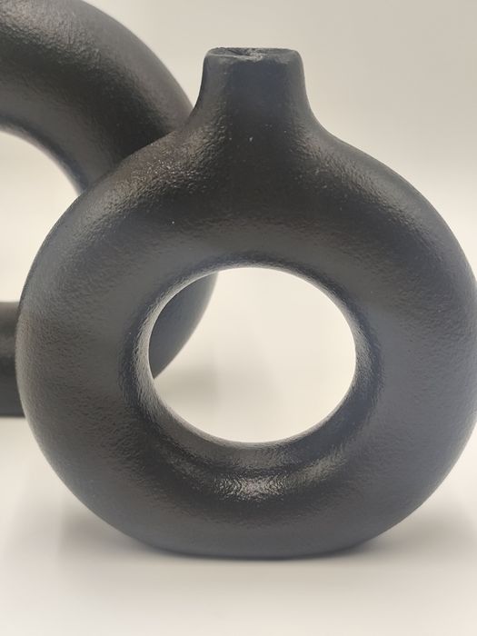Nowoczesny zestaw 2 wazonów ceramicznych czarne donuty dekoracyjne