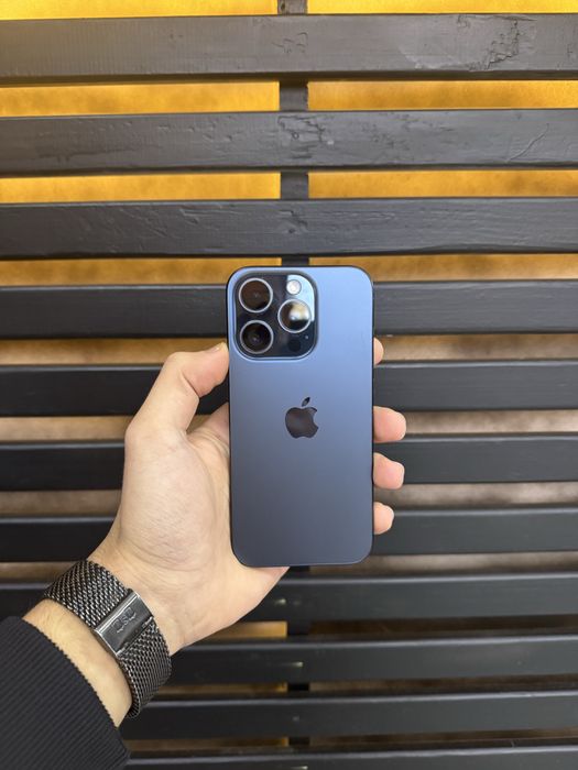 iPhone 15pro blue titanium