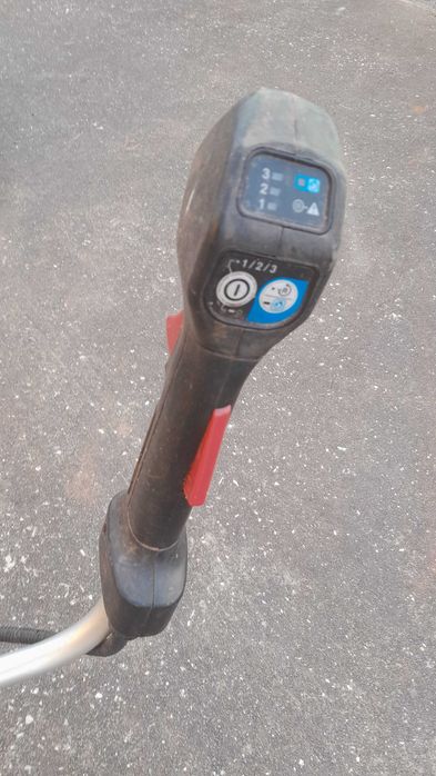 Roçadora a bateria Makita