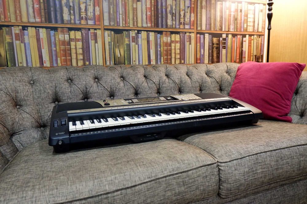 YAMAHA PSR-740 Teclado Profissional