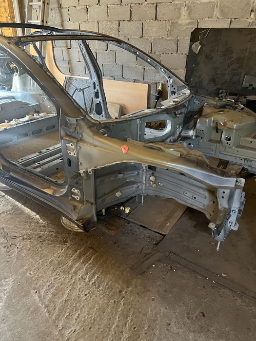 Четверть, порог, стойка  Tesla model 3