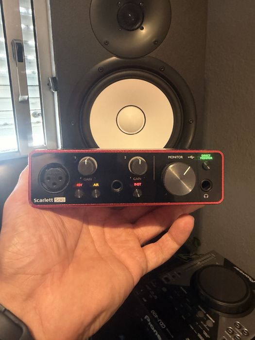 Interface de Áudio Focusrite Scarlett Solo 3rd Gen