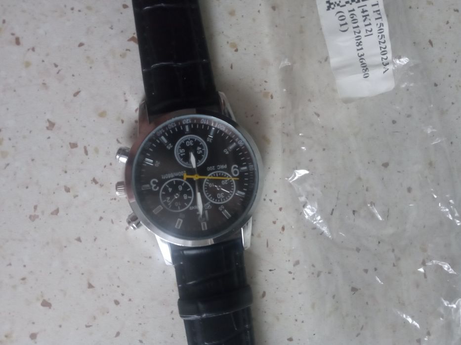 Nowy zegarek męski na rękę