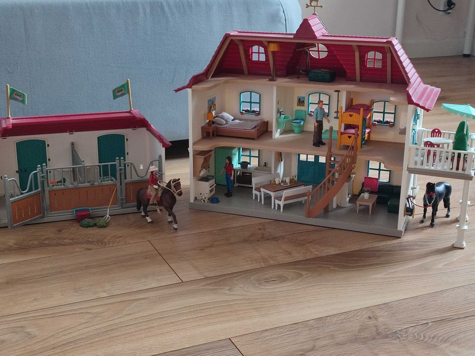 Schleich Horse Club Duże centrum jeździeckie 42416