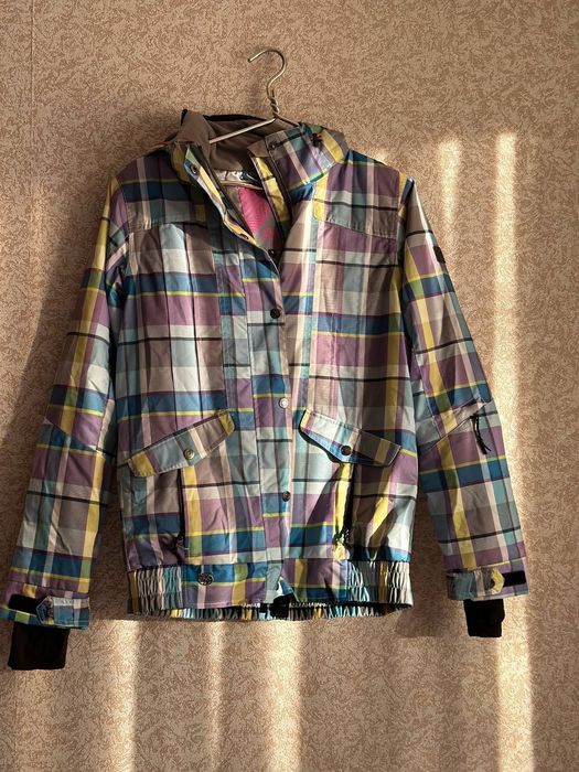 Яскрава жіноча  лижна /сноубордична куртка K-TEC клітинку розмір S