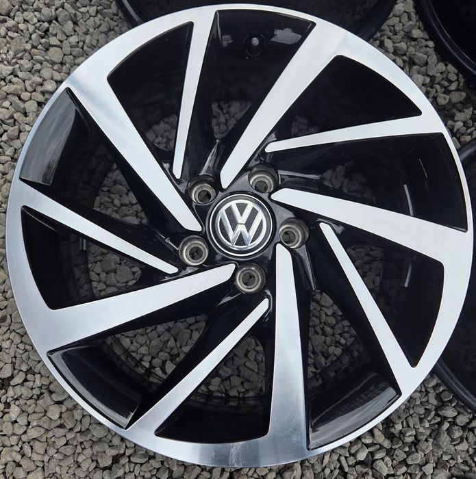 5 112 R17 Tiguan Passat Jetta Touran Golf