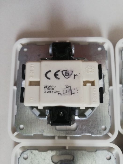 Przełącznik żaluzjowy stabilny z ramkami