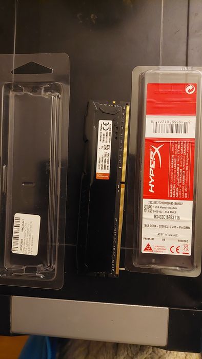 Оперативная память Kingston hyperX DDR4 16GB не рабочая.