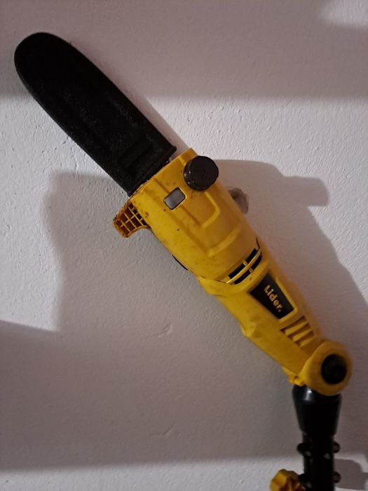 Pilarka elektryczna na wysiegniku