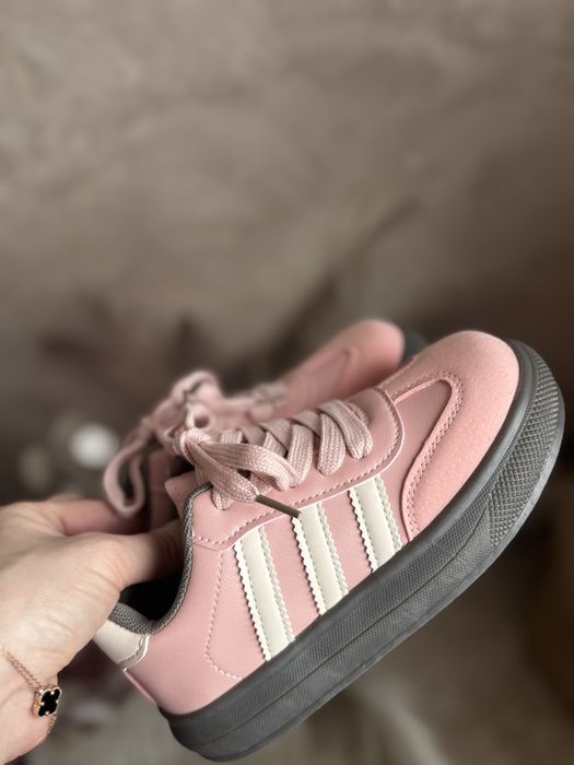 Кросівки для дівчинка