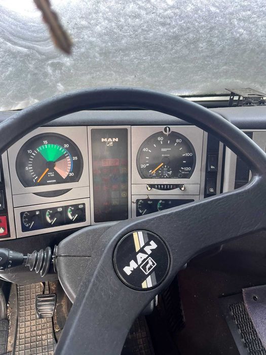 Samochód ciężarowy i przyczepa