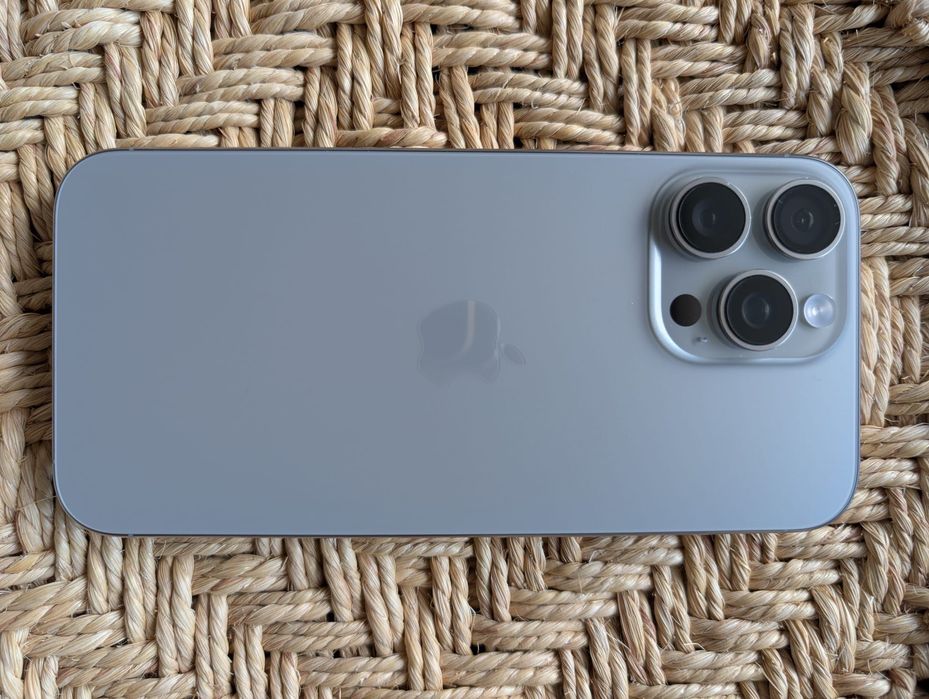 iPhone 16 Pro Max como novo