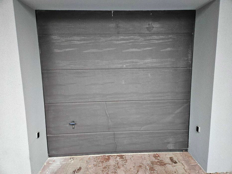 Brama garażowa segmentowa Wiśniowski