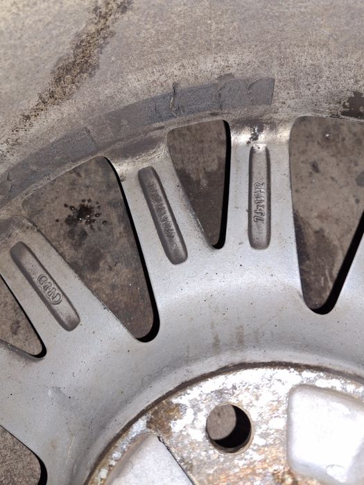 Диски audi 7jx17x112  et42  4шт. Рівні не варені.