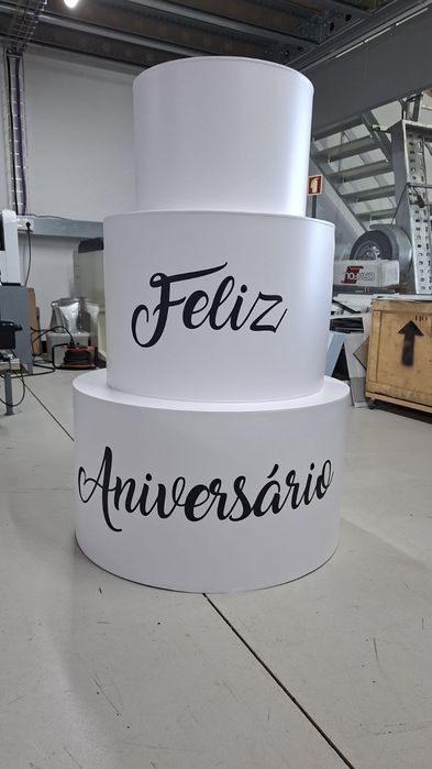 Aluguer bolo de aniversário gigante
85€+com+levantamento+nas+nossas+instalações+em+penafiel
Qualquer dúvida contactar directamente  9149