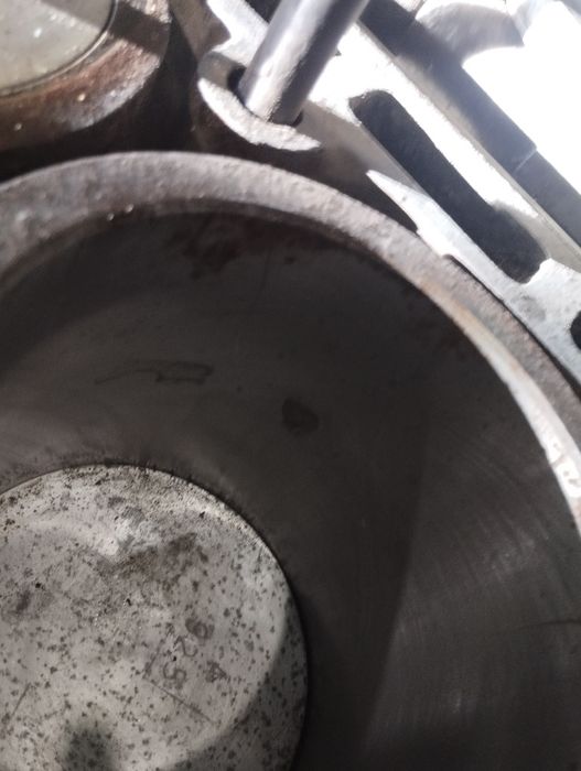 Продам блок двигуна 402