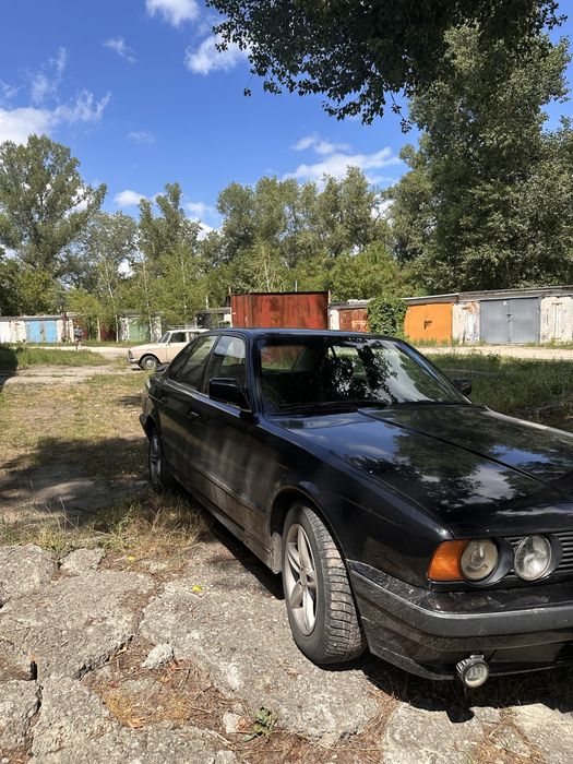 Продажа BMW 520I седан легковий