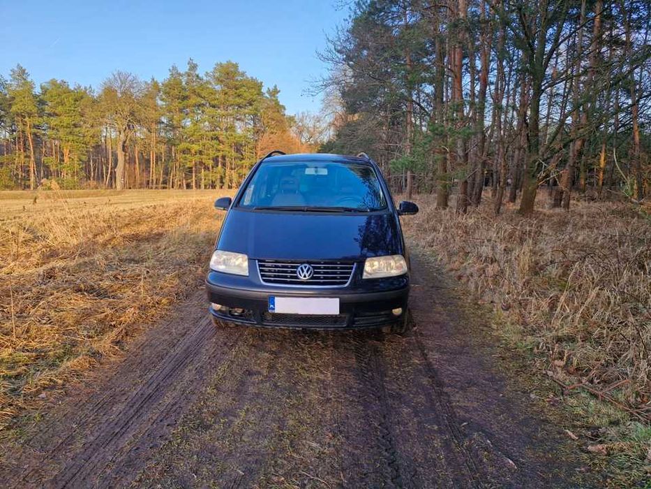 samochód vw sharan