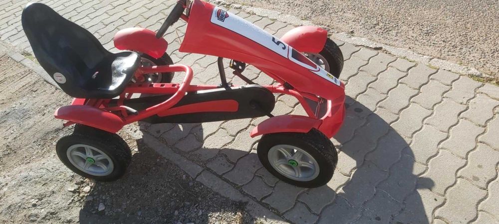 kart Berg Ferrari FXX a pedais novo.