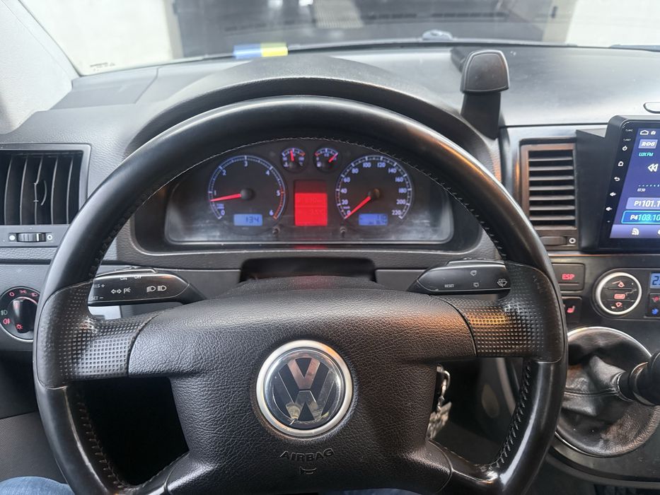 Фольксваген Мультиван 2004.