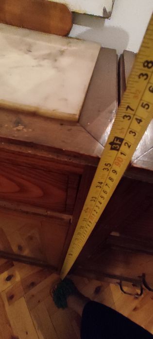 Móveis antigos com mármore