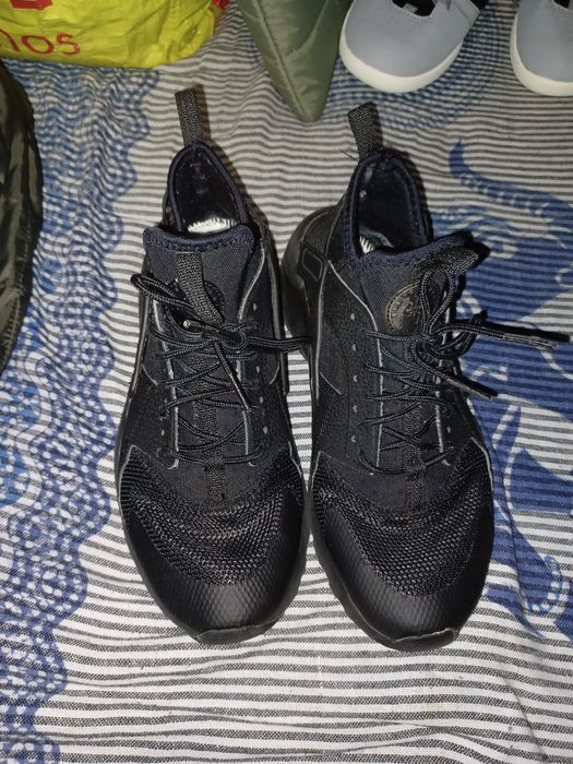 Nike huarache praticamente  novo/ tá melhor k nas fotos