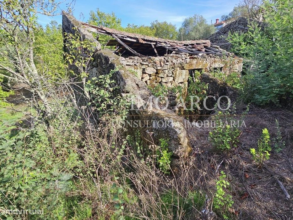 Casa p/ Reconstruir c/ Terreno!