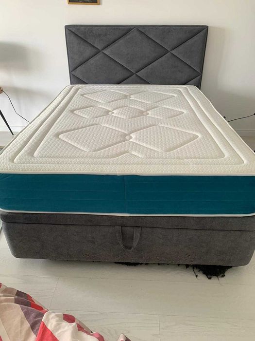 Cama sommier com arrumação