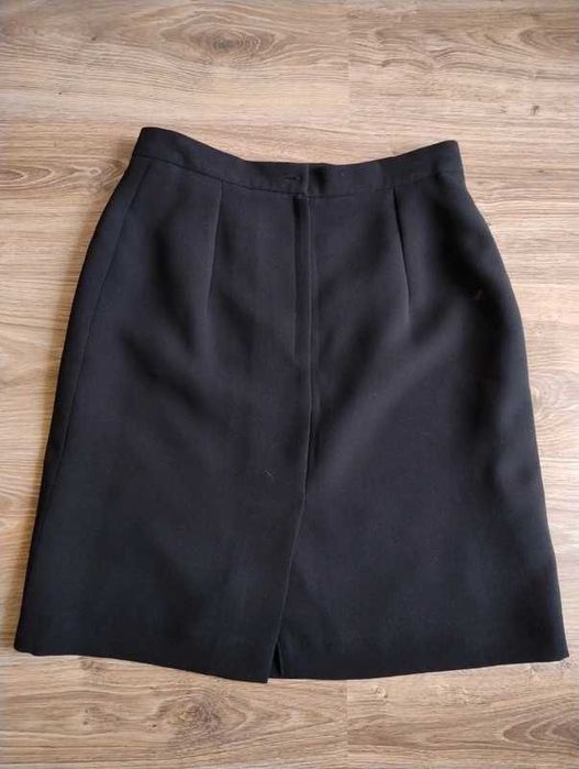 Damska czarna spódnica