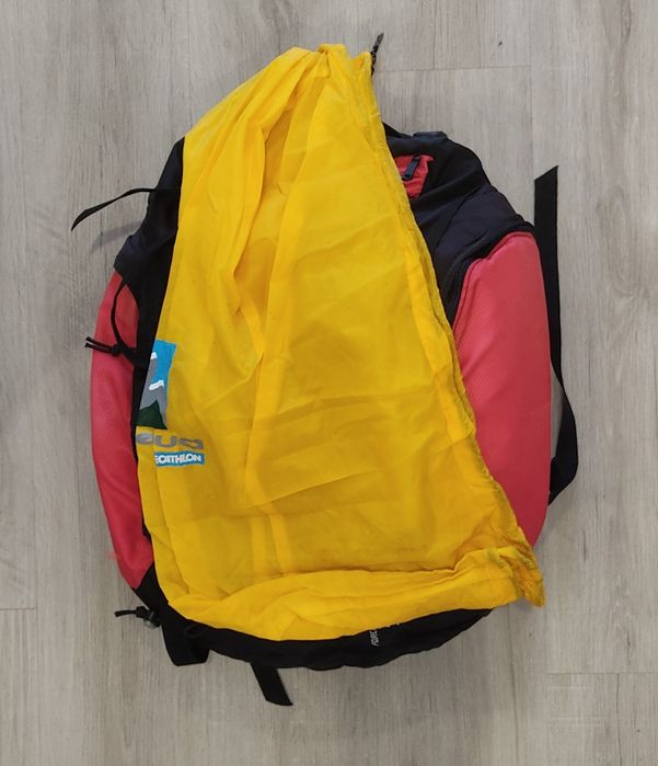 Mochila Forclaz 50lt com proteção de chuva