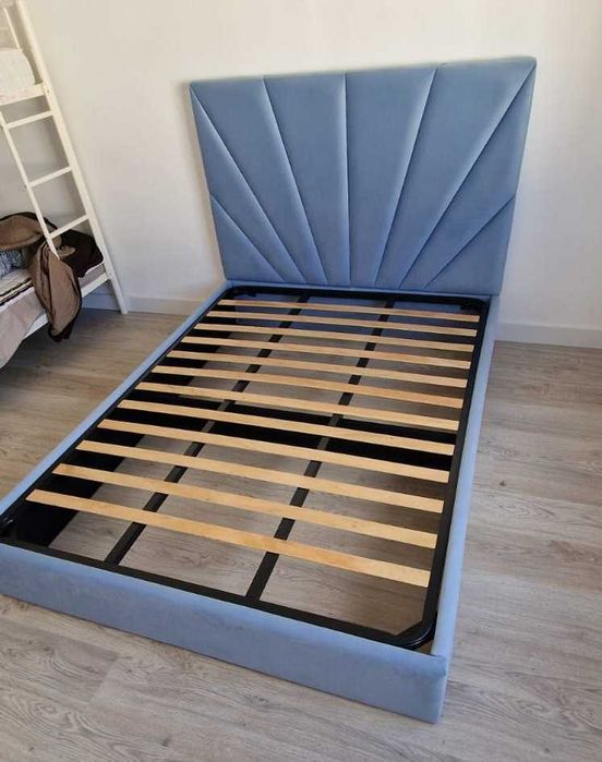 Camas De Casal Estofadas ALTA GAMA - MODELO RAYOS - Top de Gama 190x140m Estrado Incluído!!