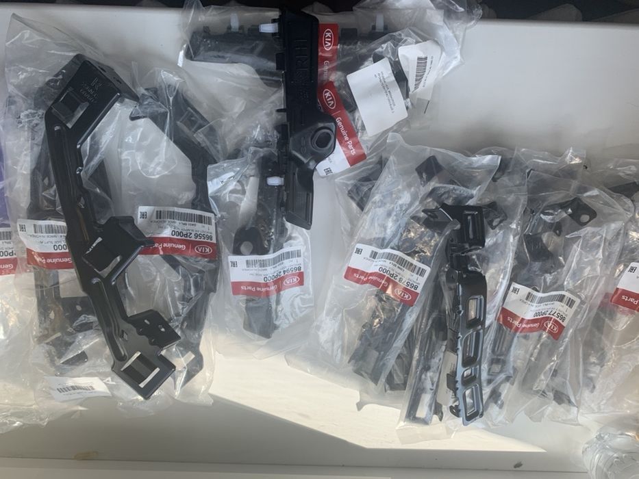 Кронштейн кріплення бампера , направляющая Sorento USA