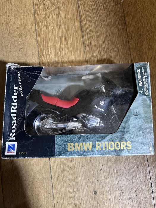 Mota BMW R1100RS Escala 1:12 - NewRay RoadRider