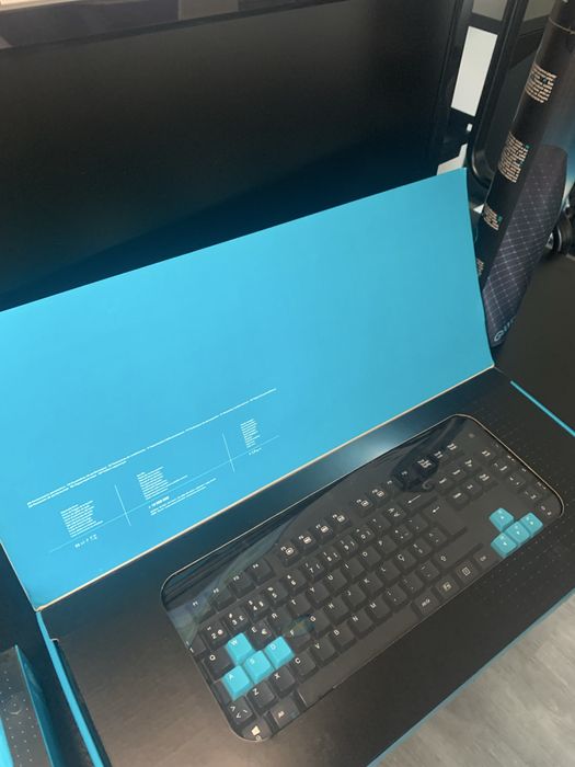 Conjunto GAMING - Monitor, Teclado Mecânico, Rato e Tapete NOVO SELADO